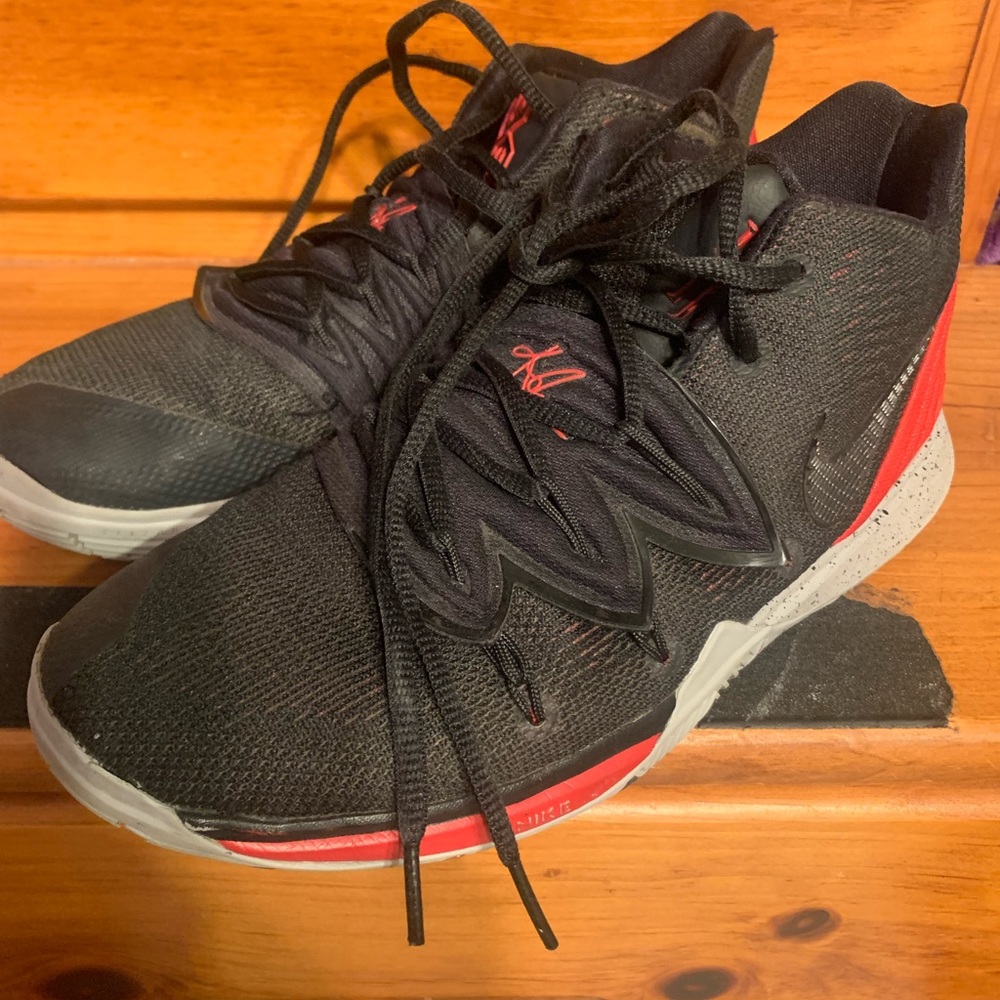 Kyrie 5